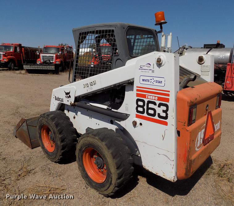 image for item DD5895 2001 Bobcat 863G skid steer