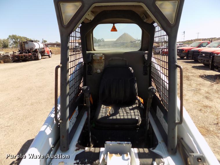 image for item DD5895 2001 Bobcat 863G skid steer