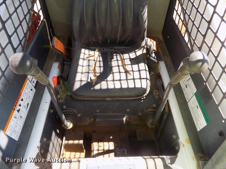 image for item DD5895 2001 Bobcat 863G skid steer