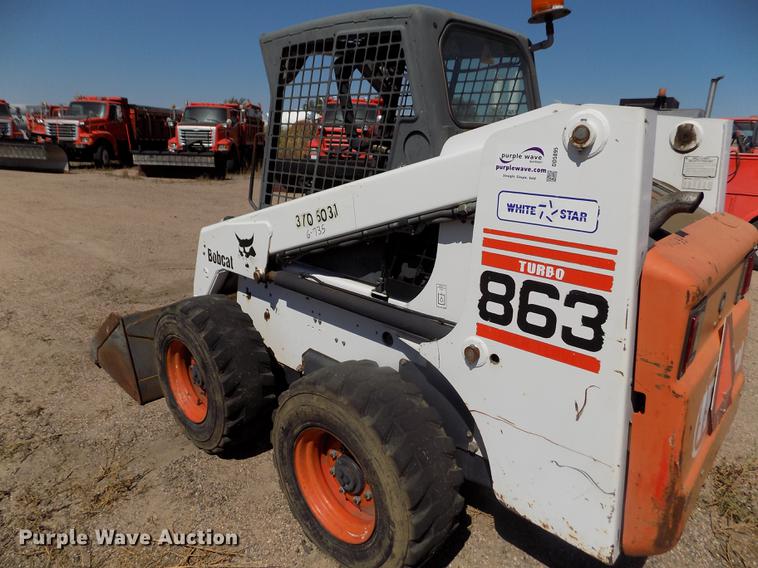 image for item DD5895 2001 Bobcat 863G skid steer