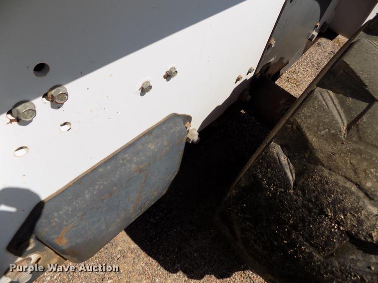 image for item DD5895 2001 Bobcat 863G skid steer