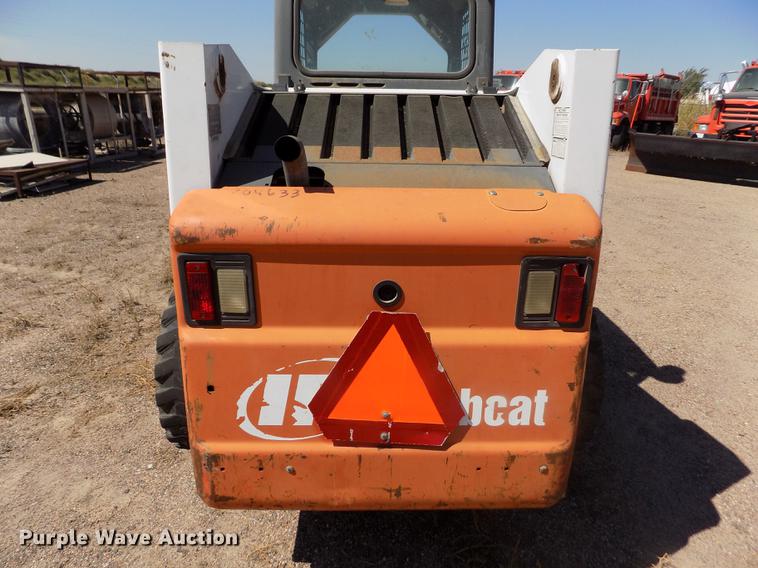 image for item DD5895 2001 Bobcat 863G skid steer