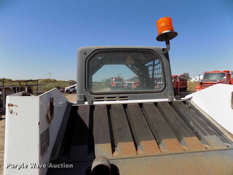 image for item DD5895 2001 Bobcat 863G skid steer