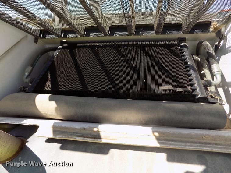 image for item DD5895 2001 Bobcat 863G skid steer