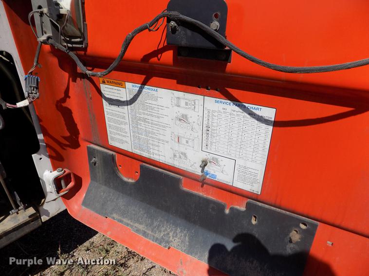 image for item DD5895 2001 Bobcat 863G skid steer