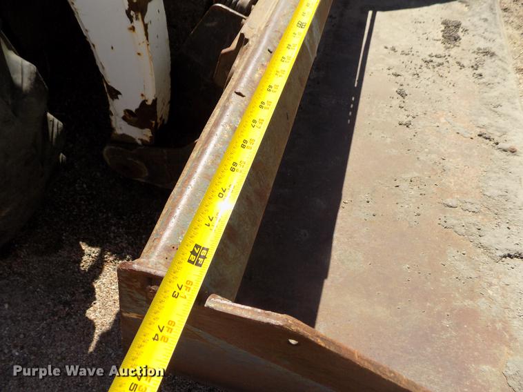 image for item DD5895 2001 Bobcat 863G skid steer