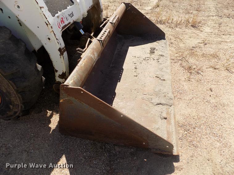 image for item DD5895 2001 Bobcat 863G skid steer