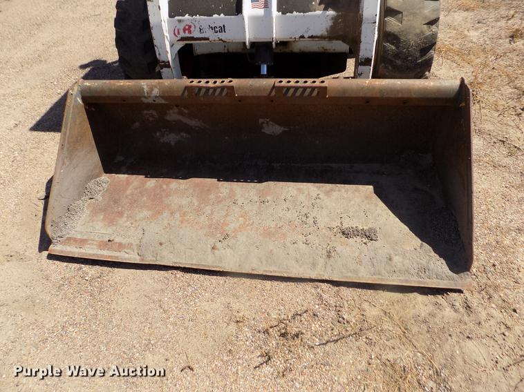 image for item DD5895 2001 Bobcat 863G skid steer