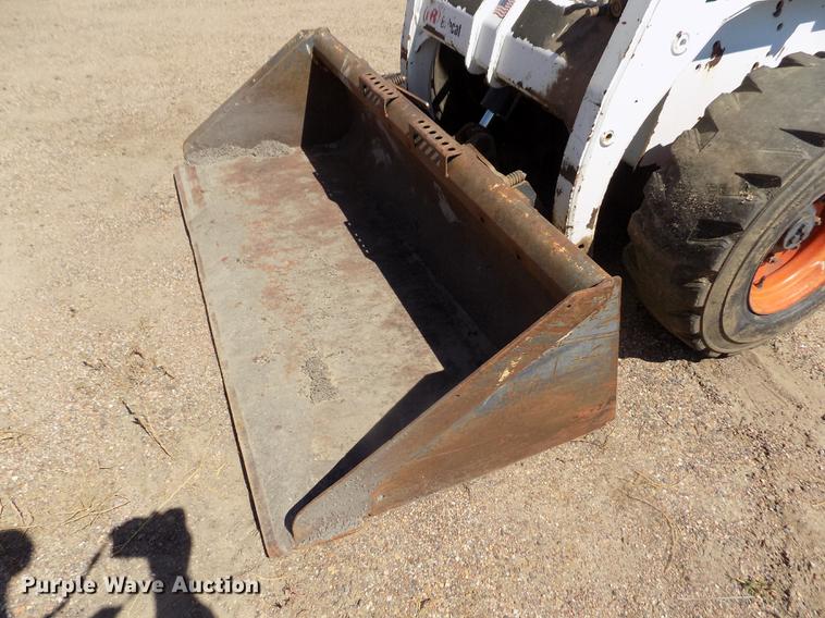 image for item DD5895 2001 Bobcat 863G skid steer