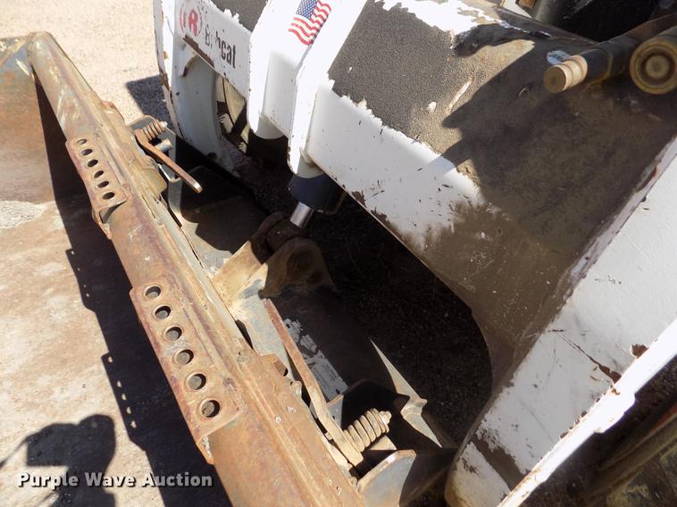image for item DD5895 2001 Bobcat 863G skid steer