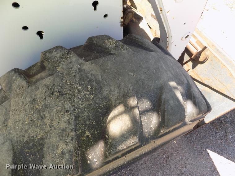 image for item DD5895 2001 Bobcat 863G skid steer