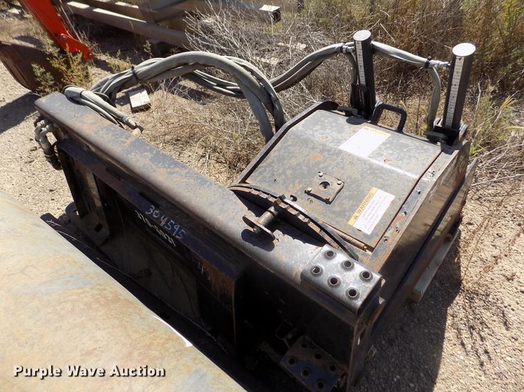 image for item DD5895 2001 Bobcat 863G skid steer