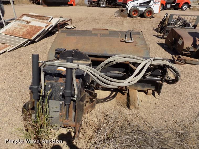 image for item DD5895 2001 Bobcat 863G skid steer