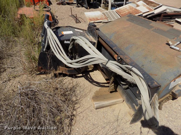 image for item DD5895 2001 Bobcat 863G skid steer