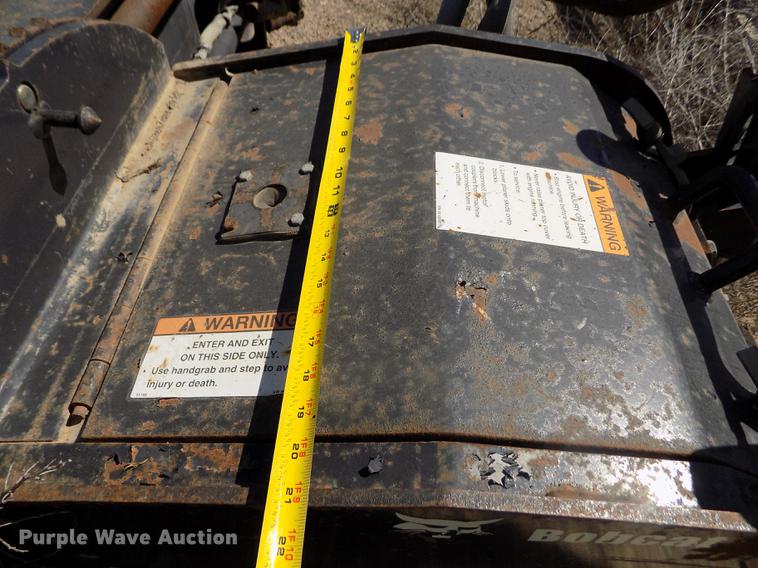 image for item DD5895 2001 Bobcat 863G skid steer