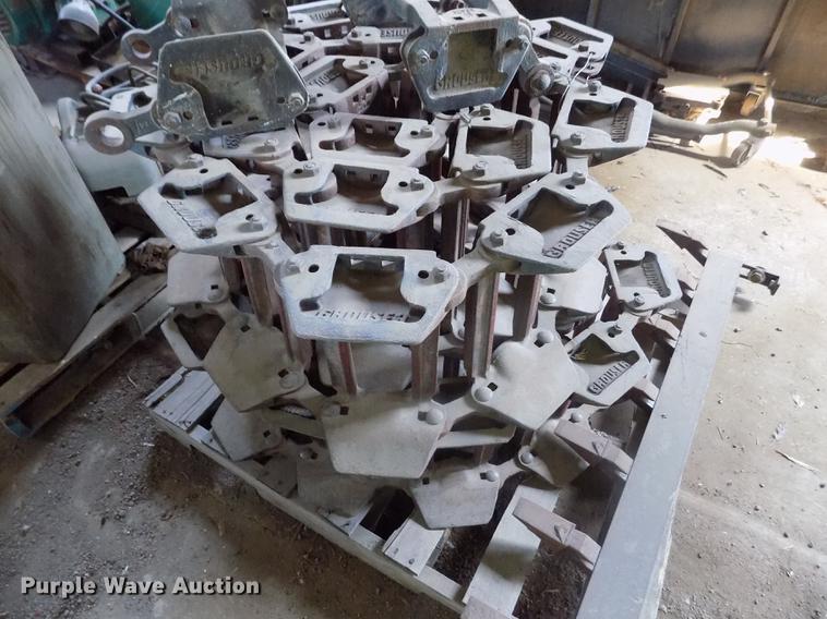 image for item DD5895 2001 Bobcat 863G skid steer