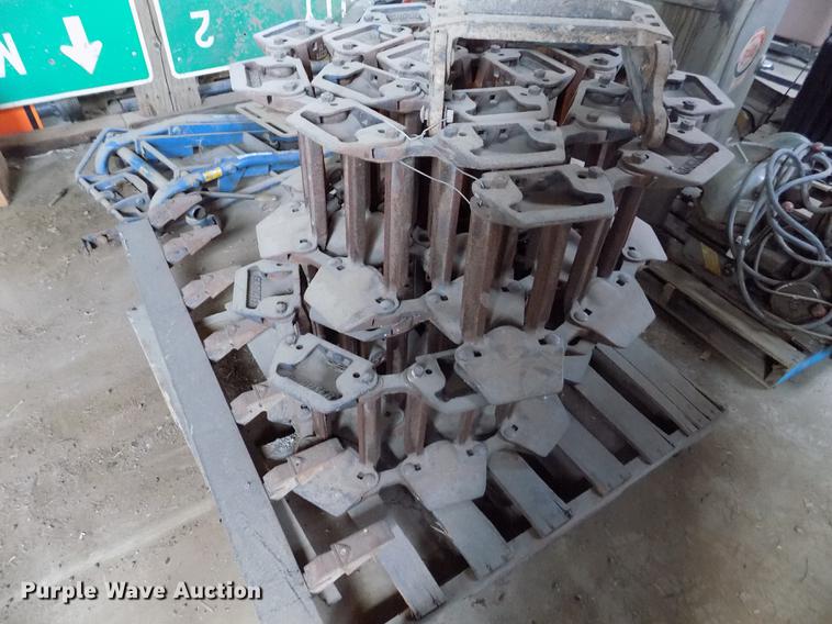 image for item DD5895 2001 Bobcat 863G skid steer