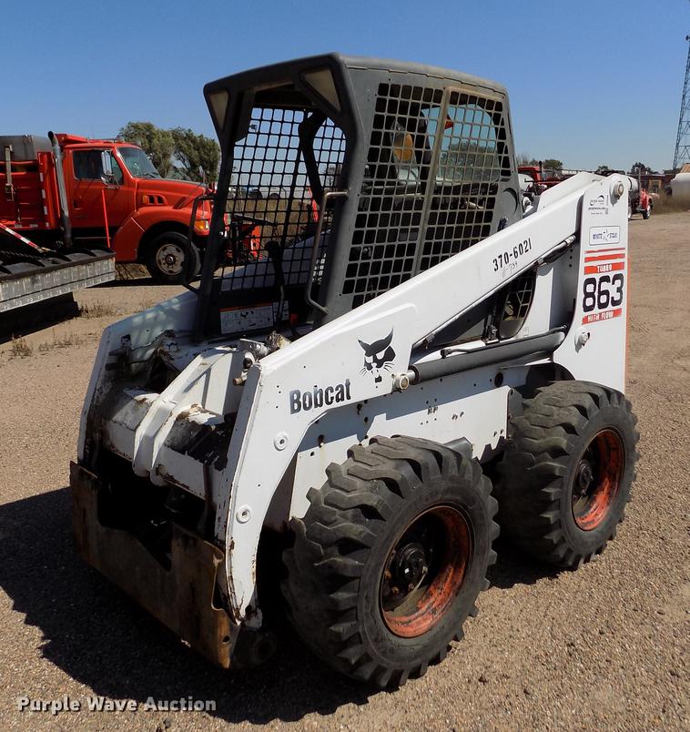 image for item DD5896 2001 Bobcat 863G skid steer