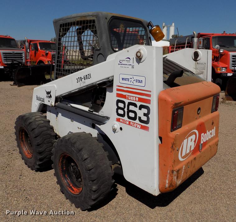 image for item DD5896 2001 Bobcat 863G skid steer