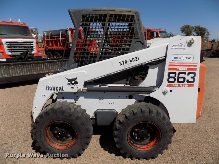 image for item DD5896 2001 Bobcat 863G skid steer