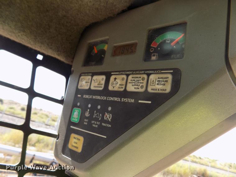 image for item DD5896 2001 Bobcat 863G skid steer