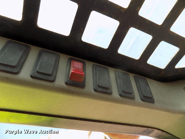 image for item DD5896 2001 Bobcat 863G skid steer