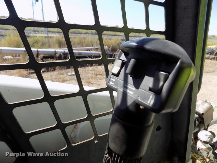 image for item DD5896 2001 Bobcat 863G skid steer