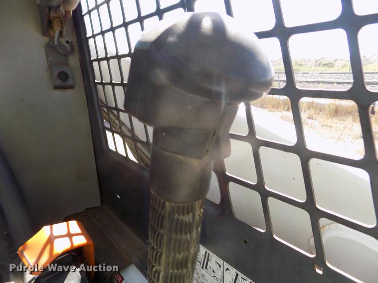 image for item DD5896 2001 Bobcat 863G skid steer