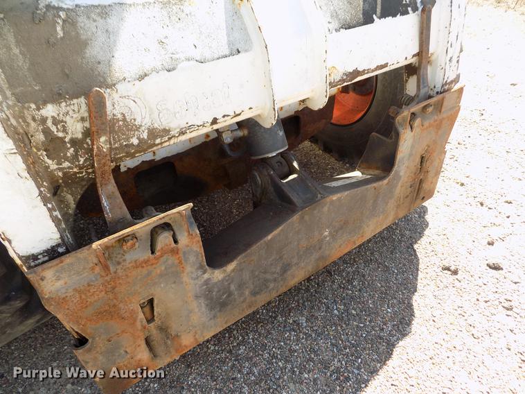 image for item DD5896 2001 Bobcat 863G skid steer