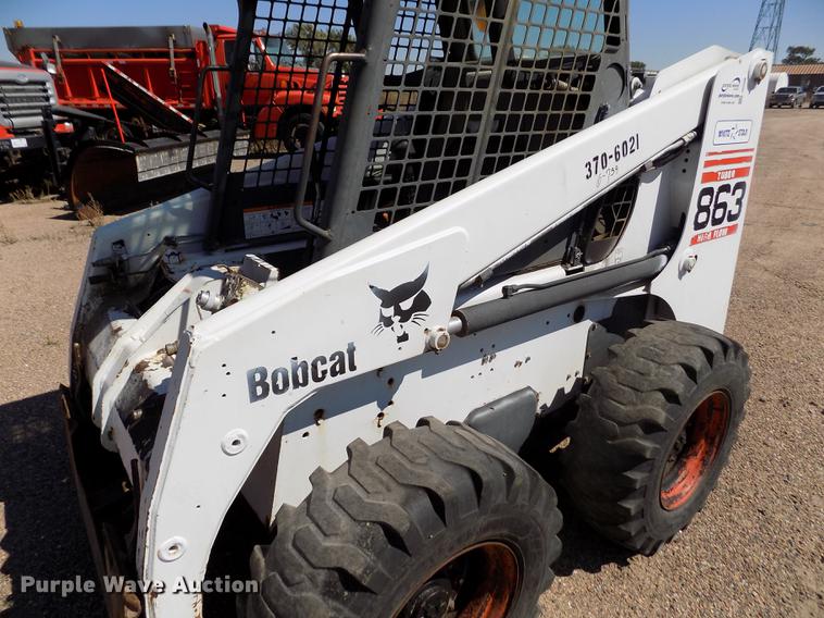 image for item DD5896 2001 Bobcat 863G skid steer
