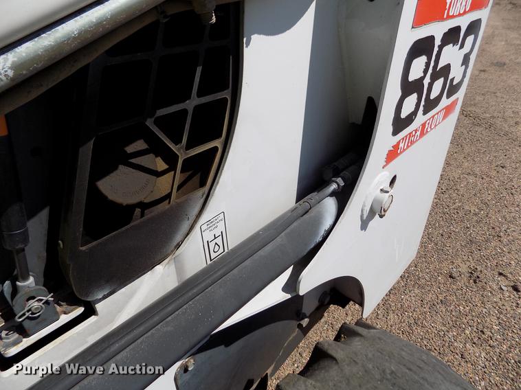 image for item DD5896 2001 Bobcat 863G skid steer