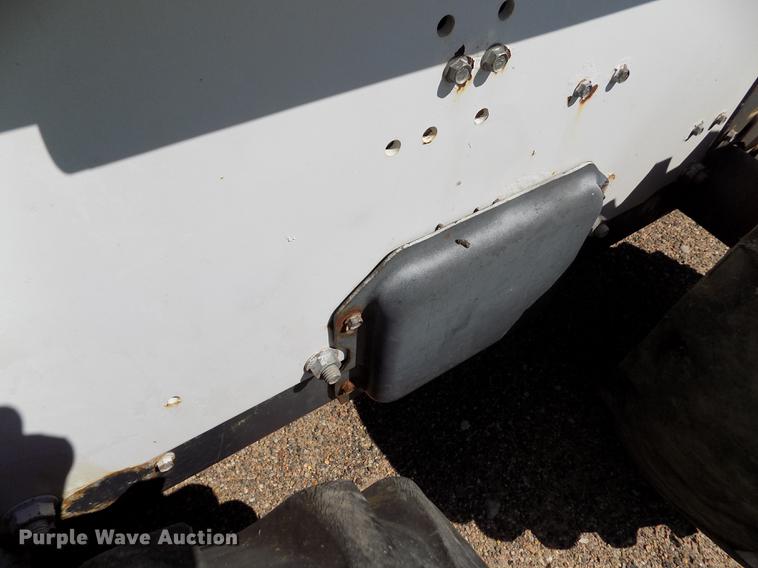 image for item DD5896 2001 Bobcat 863G skid steer