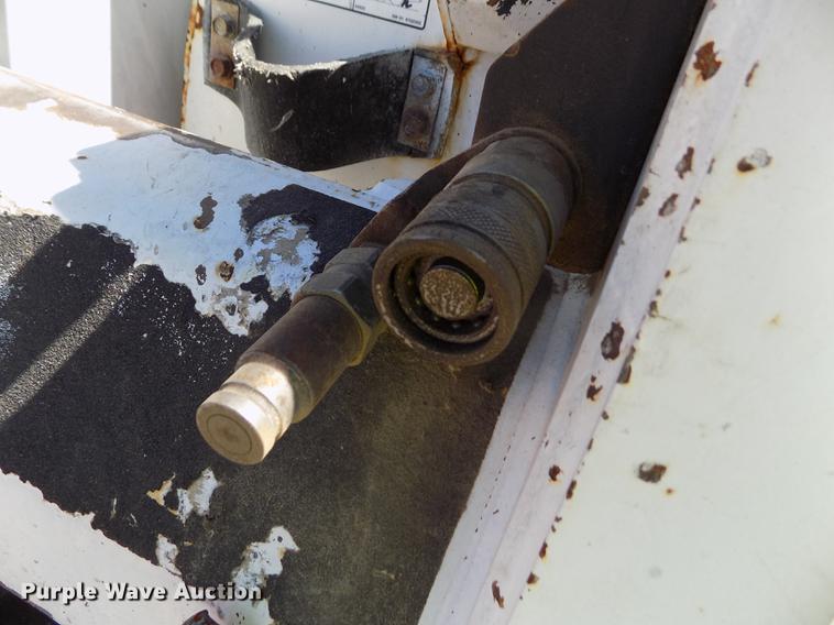 image for item DD5896 2001 Bobcat 863G skid steer