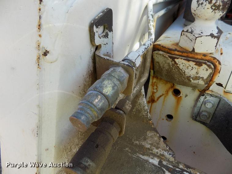 image for item DD5896 2001 Bobcat 863G skid steer
