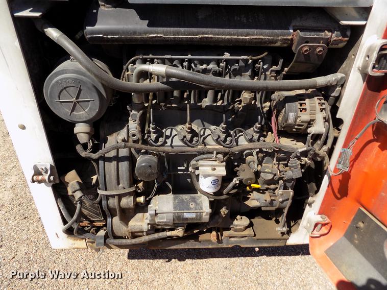 image for item DD5896 2001 Bobcat 863G skid steer