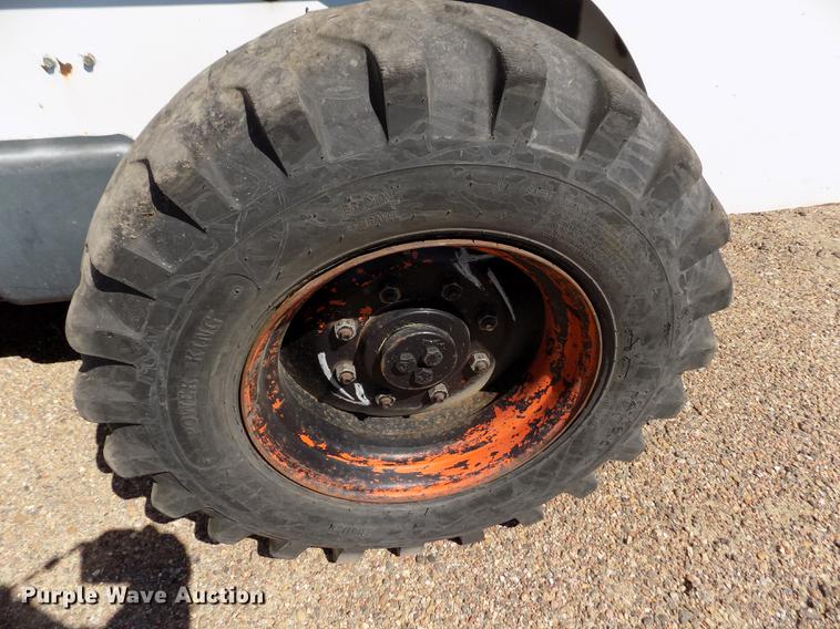 image for item DD5896 2001 Bobcat 863G skid steer