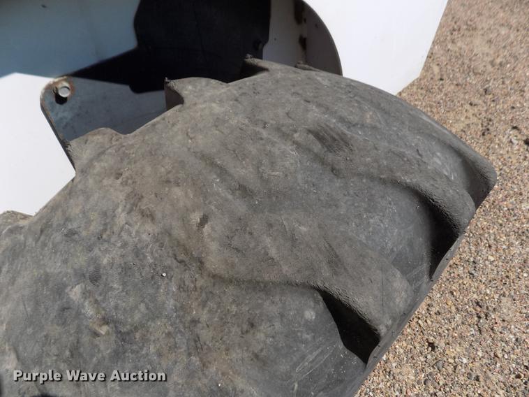 image for item DD5896 2001 Bobcat 863G skid steer