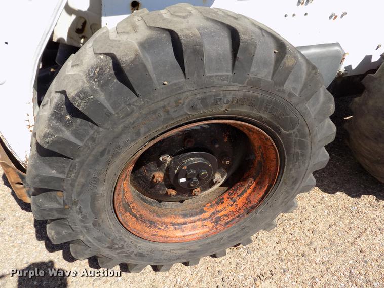 image for item DD5896 2001 Bobcat 863G skid steer