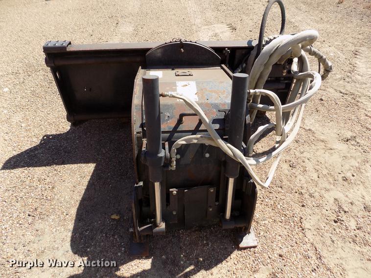 image for item DD5896 2001 Bobcat 863G skid steer