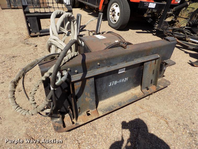 image for item DD5896 2001 Bobcat 863G skid steer