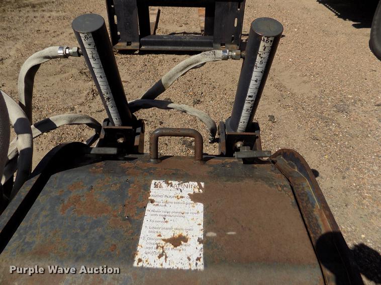 image for item DD5896 2001 Bobcat 863G skid steer