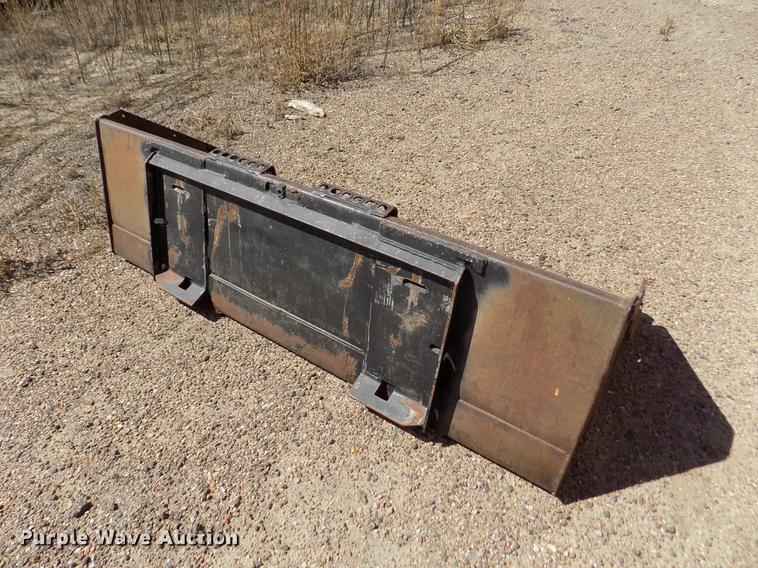 image for item DD5896 2001 Bobcat 863G skid steer