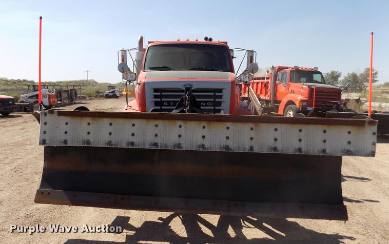 image for item DD5898 2003 Sterling LT7500 dump truck