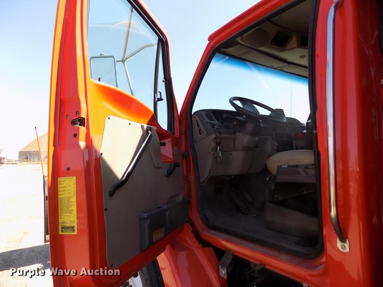 image for item DD5898 2003 Sterling LT7500 dump truck