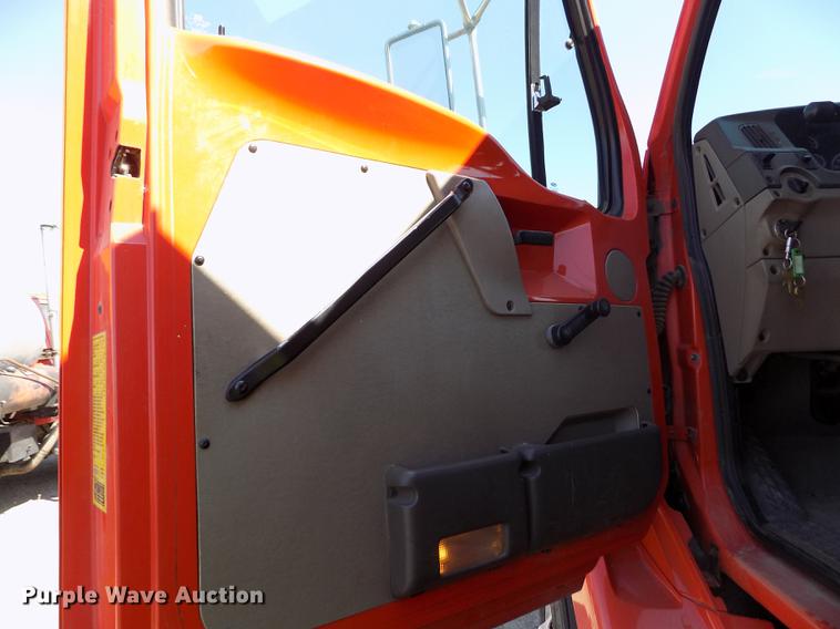 image for item DD5898 2003 Sterling LT7500 dump truck