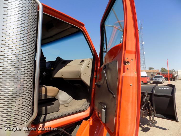 image for item DD5898 2003 Sterling LT7500 dump truck