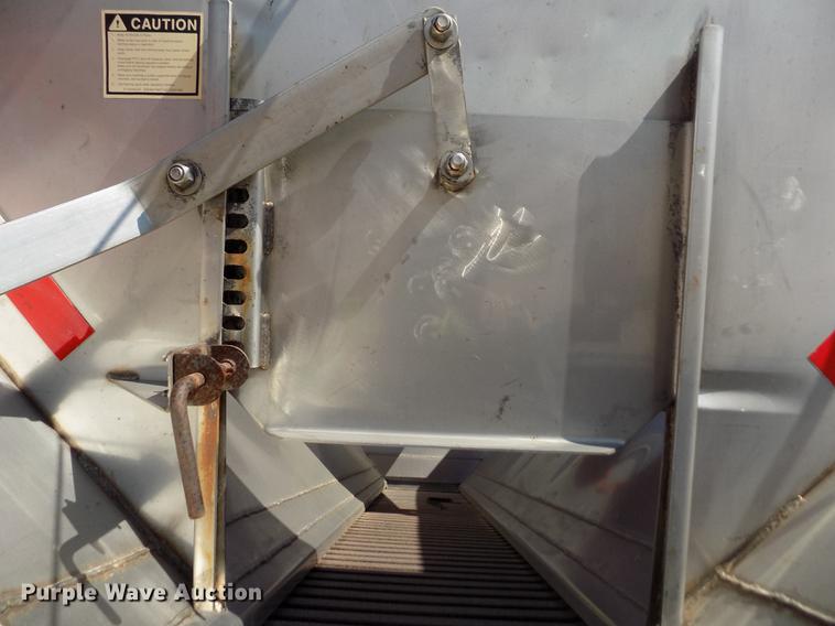 image for item DD5898 2003 Sterling LT7500 dump truck