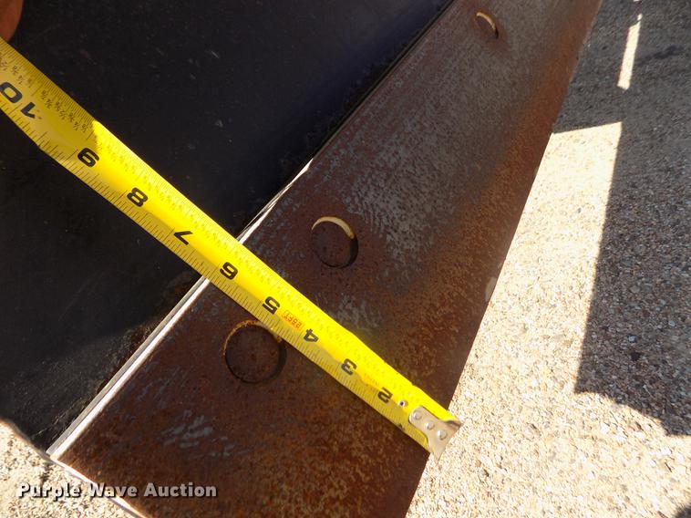 image for item DD5898 2003 Sterling LT7500 dump truck