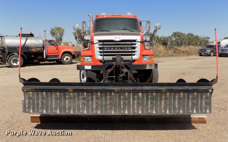 image for item DD5899 2001 Sterling LT9511 dump truck