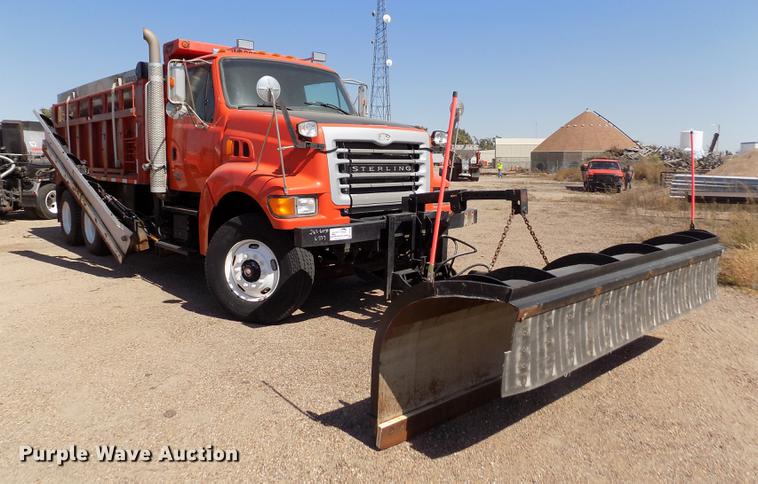 image for item DD5899 2001 Sterling LT9511 dump truck